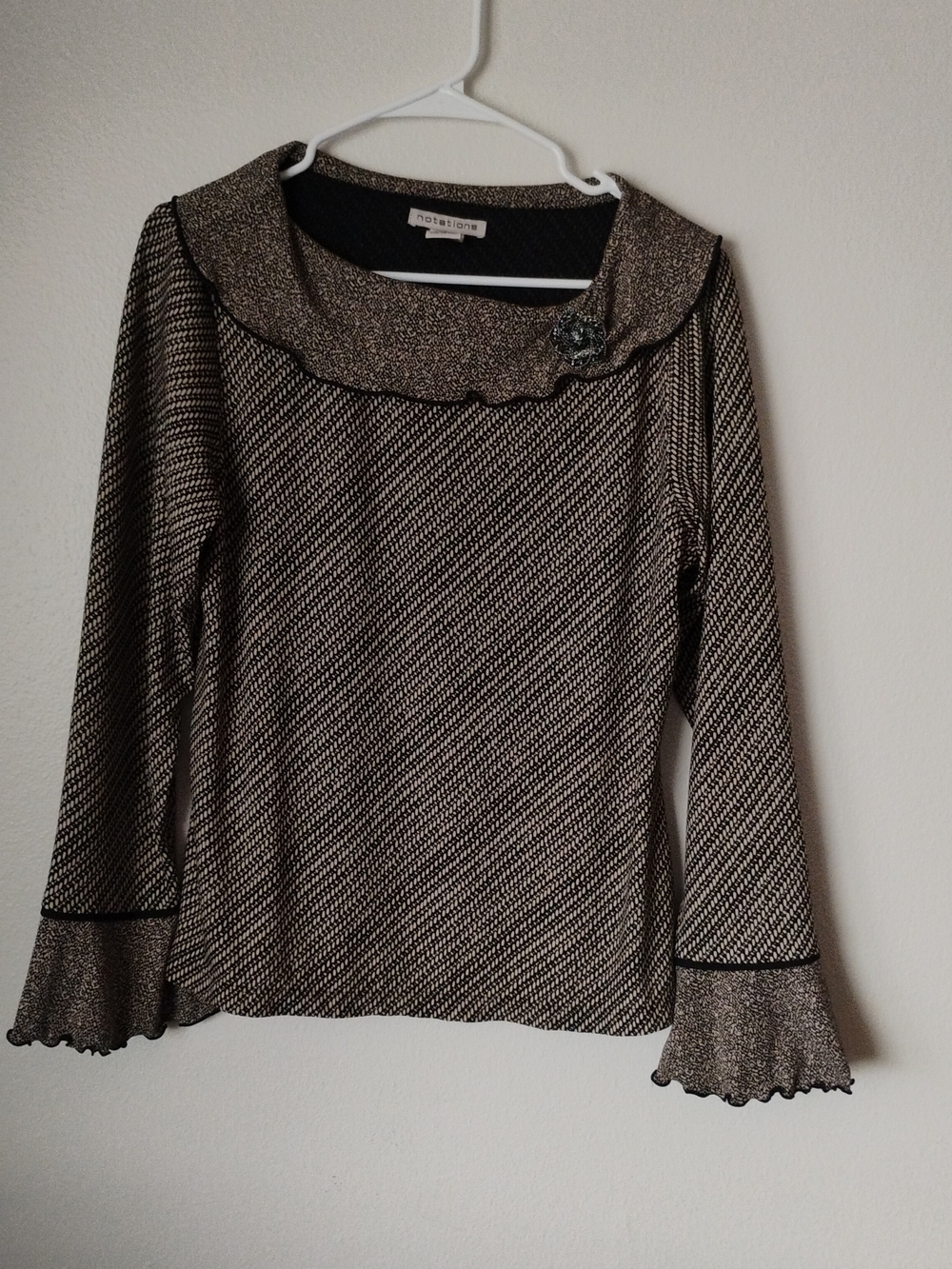 Nanette Lurex Metallic Ruffled Collar Long Sleeve Top - Black & Gold